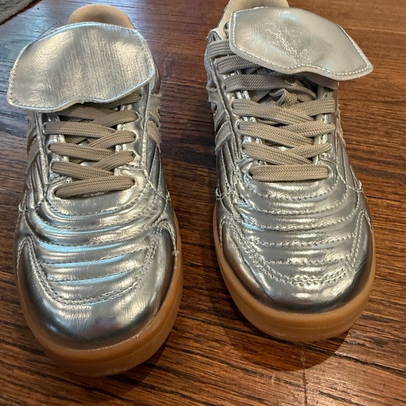 Steve Madden Silver Metallic Madrid Sneaker - Picture 3 of 8